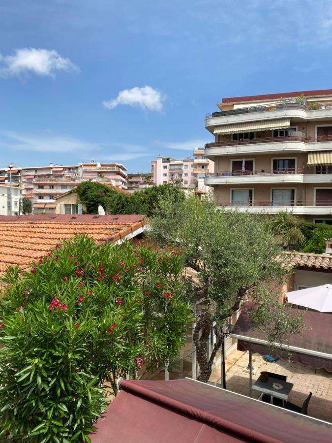 Hotel Le Derby Cagnes-sur-Mer Exterior foto